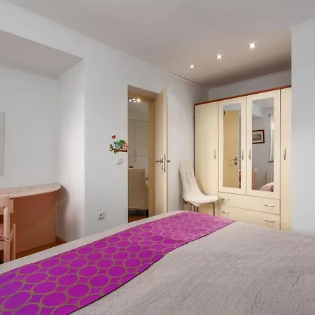 Pineta 3 In Strandnaehe Mit Parkplatz Apartment Poreč