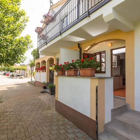 Apartment Pineta 3 In Strandnaehe Mit Parkplatz Poreč