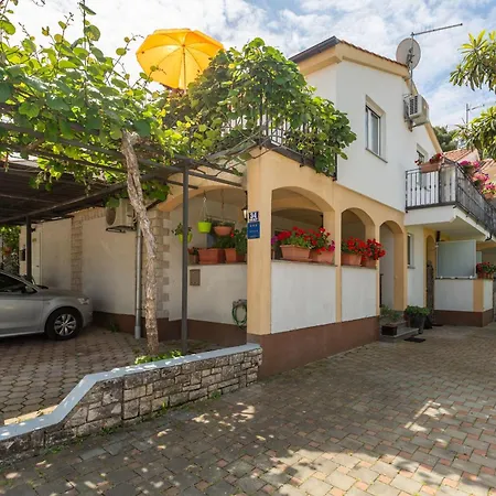 Pineta 3 In Strandnaehe Mit Parkplatz Apartment Poreč